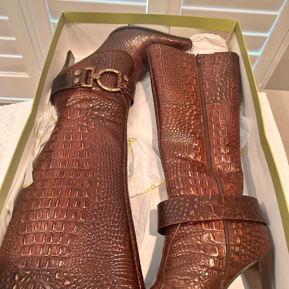 Gianni Bini Brown Leather Crocodile Boots - Picture 13 of 15